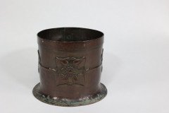 Guild of Handicraft (style of). An Arts and Crafts copper planter - Thumbnail 4