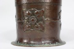 Guild of Handicraft (style of). An Arts and Crafts copper planter - Thumbnail 5