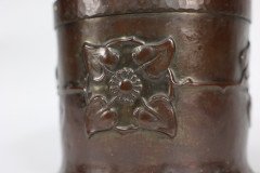 Guild of Handicraft (style of). An Arts and Crafts copper planter - Thumbnail 6