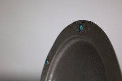Liberty and Co (attributed). An Arts & Crafts hand hammered pewter plate with five blue enamel jewels - Thumbnail 9