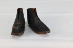 A Perfect Almost Unworn Pair of Period 19th Century Handmade Leather Baby Shoes - Thumbnail 11