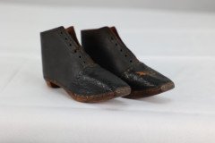 A Perfect Almost Unworn Pair of Period 19th Century Handmade Leather Baby Shoes - Thumbnail 19