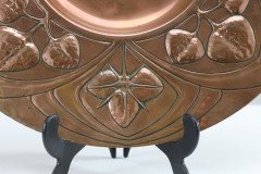 Arts & Crafts Copper Wall Plate with Floral Decoration c.1900 - Thumbnail 4