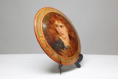 An Art Deco hand painted plate depicting Lois the Witch holding a black cat - Thumbnail 4