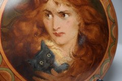 An Art Deco hand painted plate depicting Lois the Witch holding a black cat - Thumbnail 16