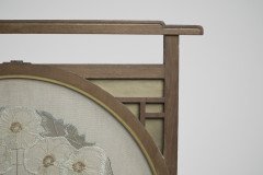 E. W. Godwin Style. An Anglo-Japanese Fire Screen with a Japanese Silk Embroidery - Thumbnail 5