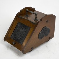 Thomas Jeckyll for Barnard Bishop & Barnard. A Rare Aesthetic Anglo-Japanese Walnut Coal Box - Thumbnail 3