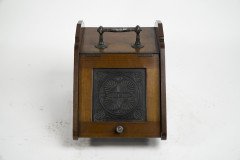 Thomas Jeckyll for Barnard Bishop & Barnard. A Rare Aesthetic Anglo-Japanese Walnut Coal Box - Thumbnail 2