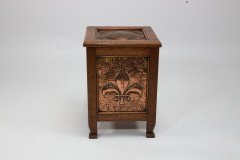 John Pearson, attributed. An Arts & Crafts Log or Coal Box with Fleur De Lys Details - Thumbnail 4