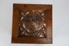 John Pearson, attributed. An Arts & Crafts Log or Coal Box with Fleur De Lys Details - Thumbnail 8