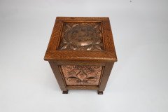 John Pearson, attributed. An Arts & Crafts Log or Coal Box with Fleur De Lys Details - Thumbnail 7