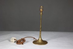 Dryad In the style of Arts & Crafts brass table lamp with a wide flaring base - Thumbnail 3