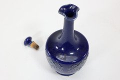 Royal Doulton. An Arts & Crafts Beefeater Gin Advertising Decanter & Stopper - Thumbnail 11