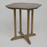 Heals (attributed). An Arts & Crafts side table with an octagonal quarter sawn oak top - Thumbnail 5