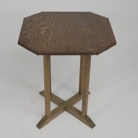 Heals (attributed). An Arts & Crafts side table with an octagonal quarter sawn oak top - Thumbnail 8