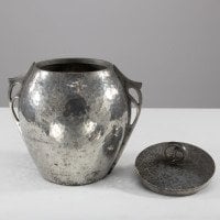 William Hutton and Sons, made for Liberty and Co. An Arts and Crafts hand hammered pewter biscuit barrel - Thumbnail 5