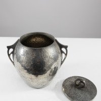 William Hutton and Sons, made for Liberty and Co. An Arts and Crafts hand hammered pewter biscuit barrel - Thumbnail 6