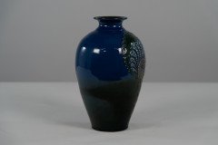 Brannam of Barnstaple. Rare Blue Vase Decorated with a Squirrel - Thumbnail 2
