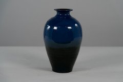 Brannam of Barnstaple. A Rare Blue Vase Decorated with a Squirrel - Thumbnail 3