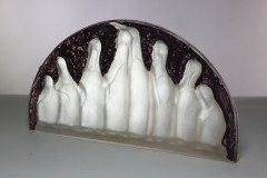 Verreries de Costebelle. Art Deco half-moon frosted opalescent glasswork depicting a colony of penguins - Thumbnail 4