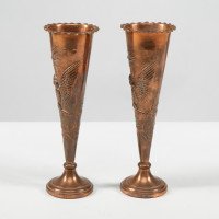 A pair of Arts & Crafts copper vases decorated with wise old owls in pine trees - Thumbnail 4