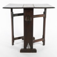 Arts & Crafts Cotswold Style Oak Gate Leg Drop Leaf Tea or Side Table - Thumbnail 6
