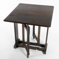 An Arts & Crafts Cotswold Style Oak Gate Leg Drop Leaf Tea or Side Table - Thumbnail 7