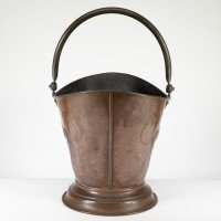 An Arts & Crafts Copper Coal Bucket with Floral Decoration & Chocolate Patina - Thumbnail 6
