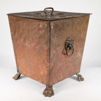 John Pearson attri. Arts & Crafts copper coal bucket with floral decoration - Thumbnail 5