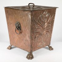 John Pearson attri. Arts & Crafts copper coal bucket with floral decoration - Thumbnail 8
