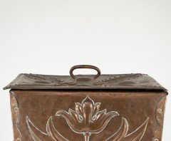 John Pearson attri. Arts & Crafts copper coal bucket with floral decoration - Thumbnail 13