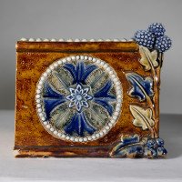 Royal Doulton. An Aesthetic Movement six-section salt glaze window sill planter - Thumbnail 8