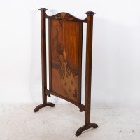 Shapland & Petter. An Arts & Crafts Firescreen with a Beautiful Peacock Inlaid - Thumbnail 4