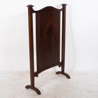 Shapland & Petter. An Arts & Crafts Firescreen with a Beautiful Peacock Inlaid - Thumbnail 16