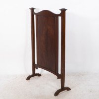 Shapland & Petter. An Arts & Crafts Firescreen with a Beautiful Peacock Inlaid - Thumbnail 18