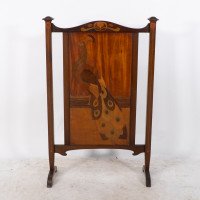 Shapland & Petter. An Arts & Crafts Firescreen with a Beautiful Peacock Inlaid - Thumbnail 3