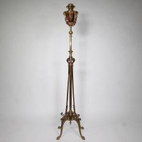 W. A. S. Benson. An Arts & Crafts Copper and Brass Telescopic Standard Oil Lamp - Thumbnail 2