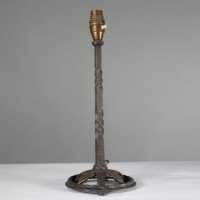 Arts & Crafts Pair of Hand Wrought and Twisted Iron Table Lamps (c.1900) - Thumbnail 4