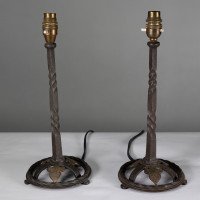 Arts & Crafts Pair of Hand Wrought and Twisted Iron Table Lamps (c.1900) - Thumbnail 3