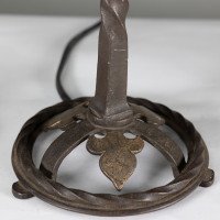 Arts & Crafts Pair of Hand Wrought and Twisted Iron Table Lamps (c.1900) - Thumbnail 11