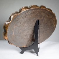 Arts & Crafts, c.1910 Copper Tray with Floral Decoration and Folded Wavy Edge - Thumbnail 10