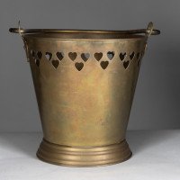 An Arts & Crafts Brass Champagne Bucket with Pierced Voysey Style Heart Decor - Thumbnail 4
