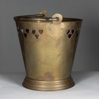 An Arts & Crafts Brass Champagne Bucket with Pierced Voysey Style Heart Decor - Thumbnail 5