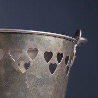An Arts & Crafts Brass Champagne Bucket with Pierced Voysey Style Heart Decor - Thumbnail 10