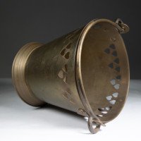 An Arts & Crafts Brass Champagne Bucket with Pierced Voysey Style Heart Decor - Thumbnail 16