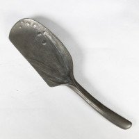 Kayserzinn Germany. Arts & Crafts Pewter Crumb Tray - Thumbnail 3