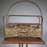 Townshends. Birmingham Brassfounders. An Arts & Crafts Revolving Tripod Magazine Rack - Thumbnail 6