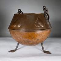 An Arts & Crafts Copper Coal Bucket with Stylized Heart Decoration - Thumbnail 2