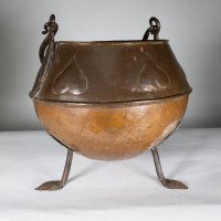 Arts & Crafts Copper Coal Bucket with Stylised Heart Decoration - Thumbnail 5