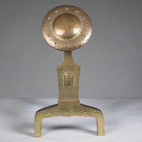 An Arts & Crafts Set of Brass Fire Dogs & Matching Utensils - Thumbnail 4